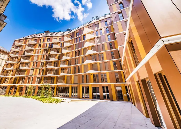 1-Bedroom Luxury Apartment In The Heart Of Vienna With Kitchen And Parking