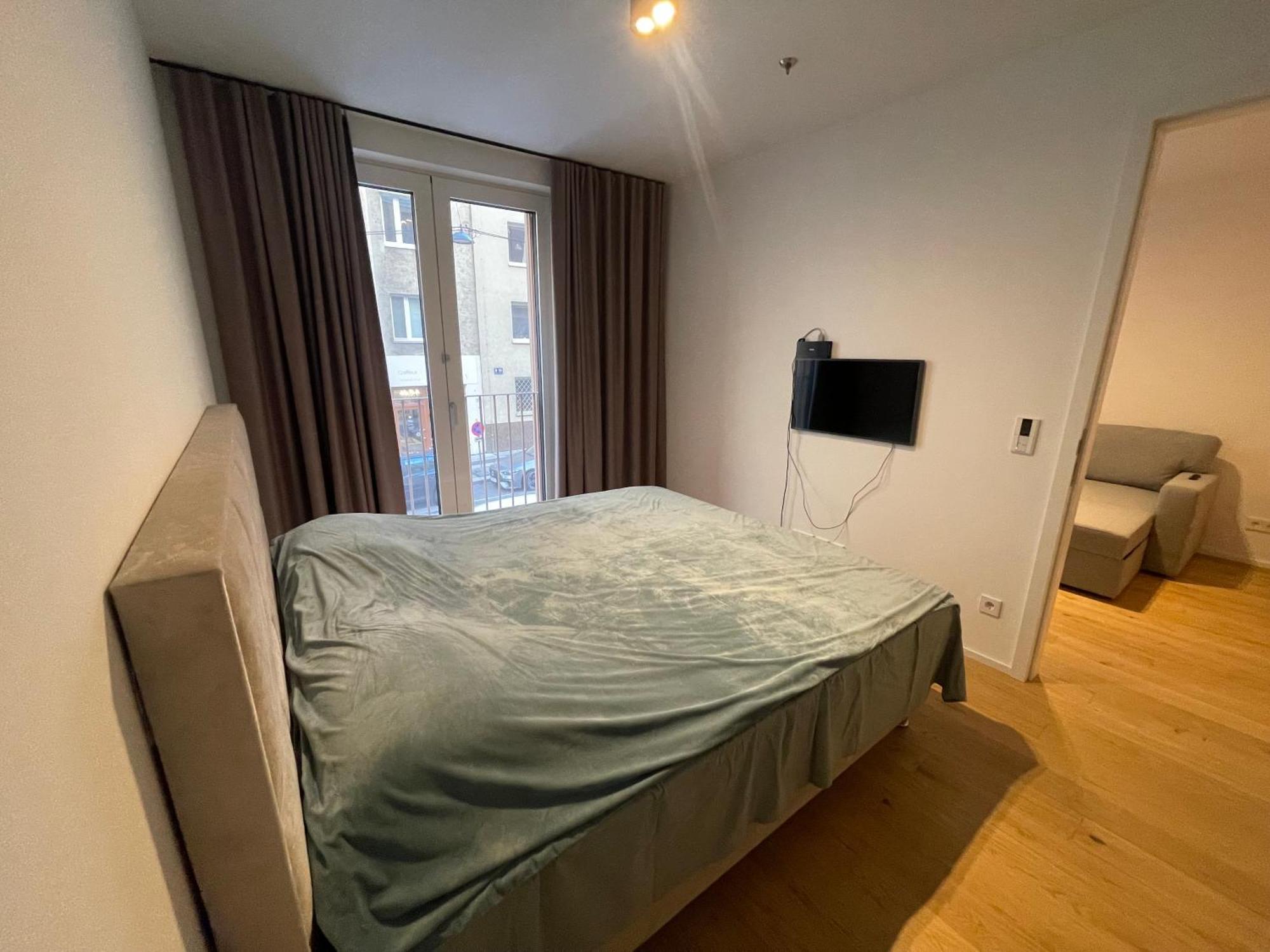Apartment 1-bedroom Luxury In The Heart Of With Kitchen And Parking